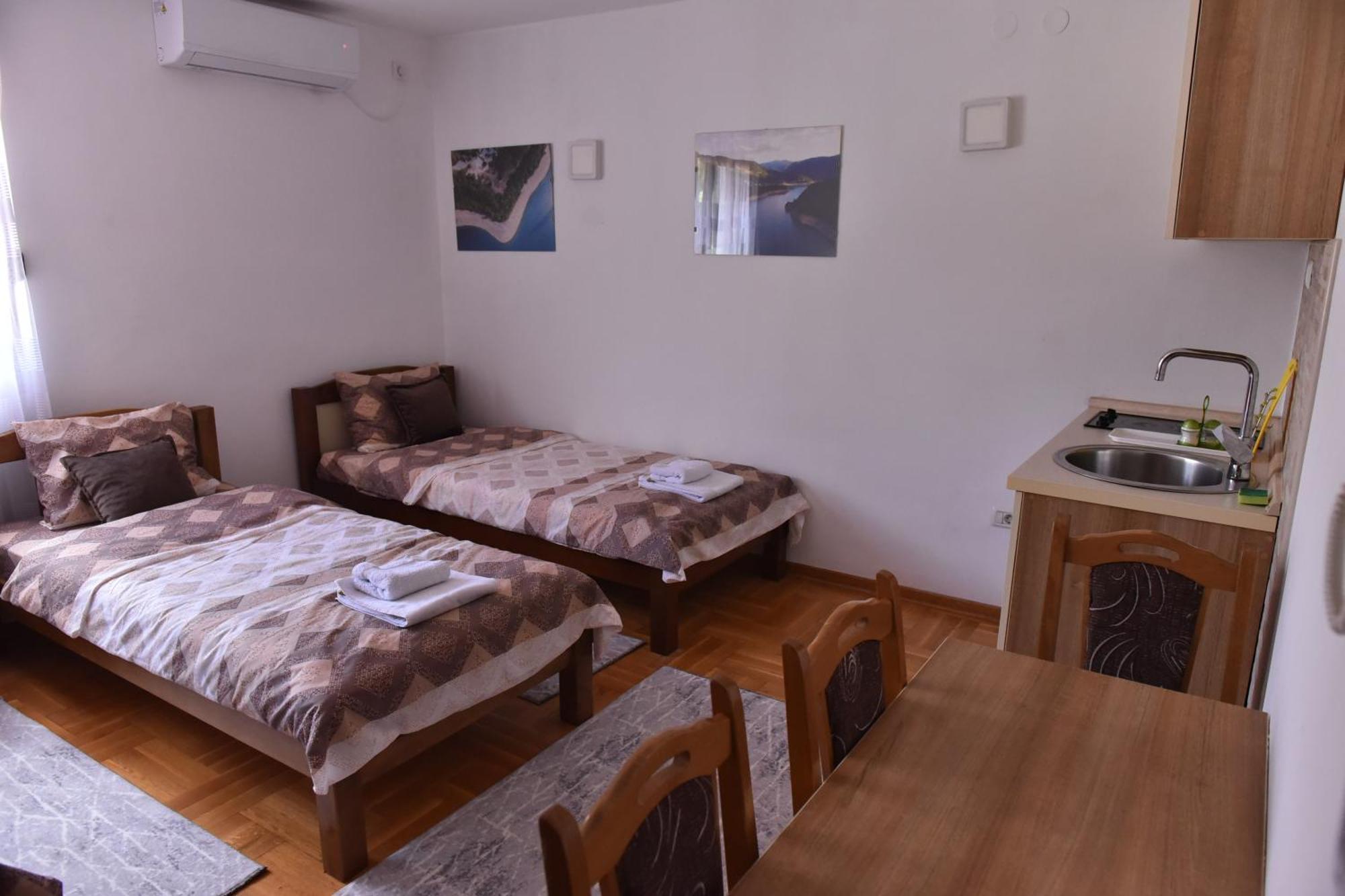 Apartments Ravno 普卢日内 客房 照片