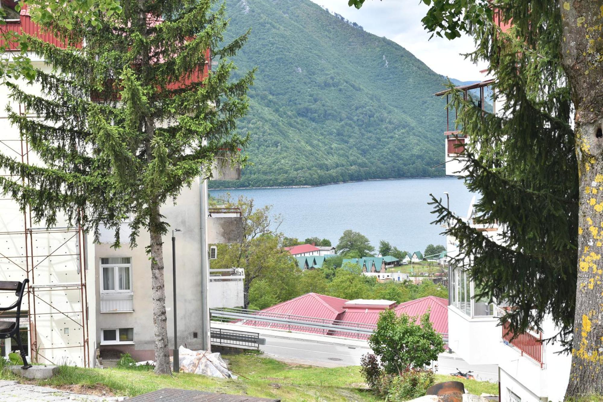 Apartments Ravno 普卢日内 外观 照片