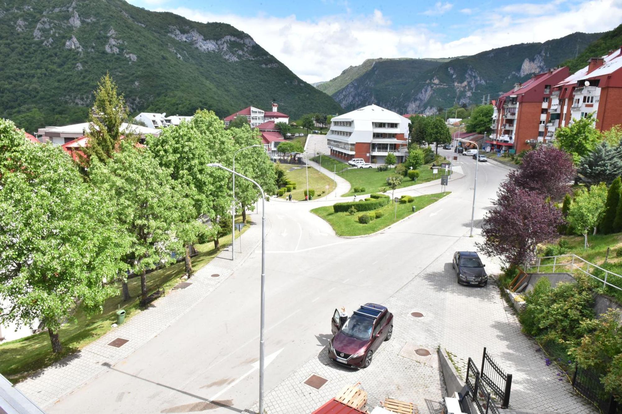 Apartments Ravno 普卢日内 外观 照片
